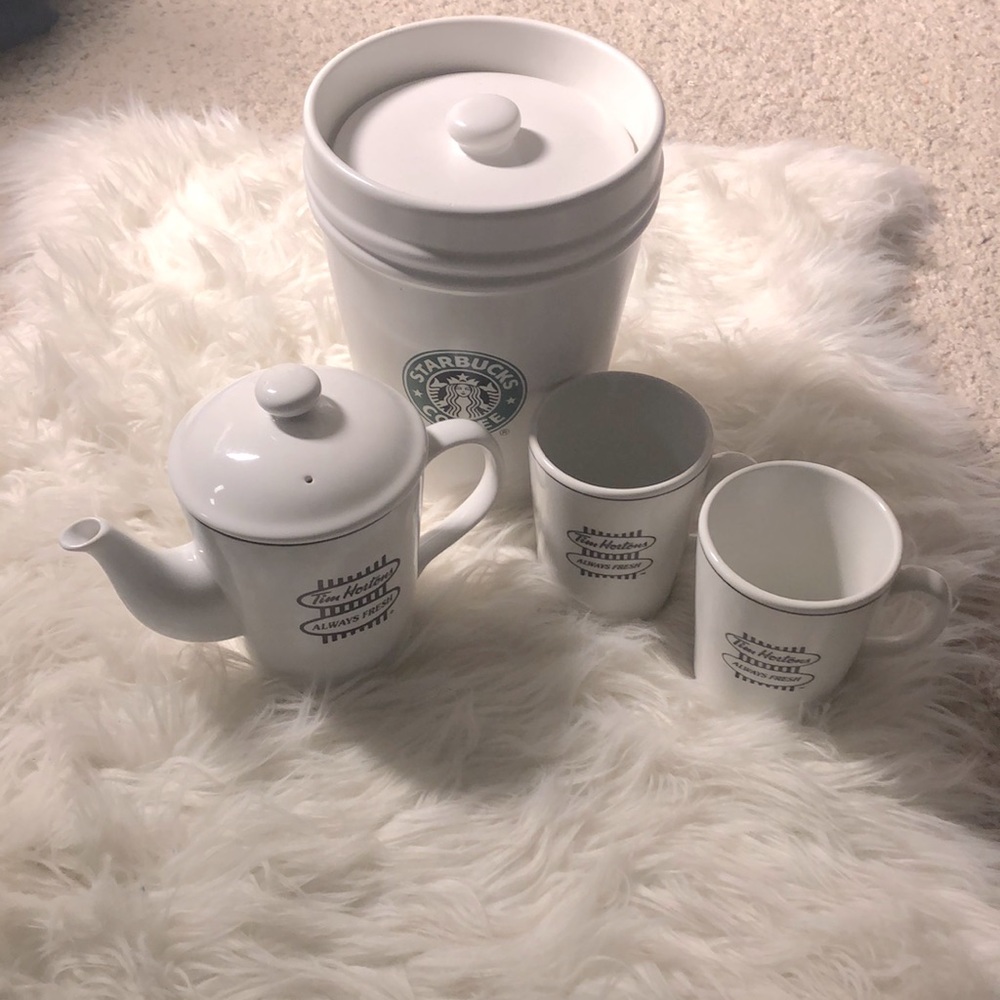 STARBUCKS & TIM HORTONS Lot of 4